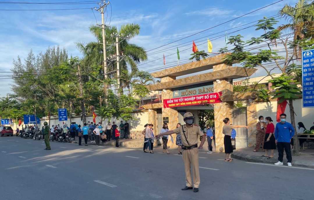 Công an quận Hồng Bàng: Phạt 816 trường hợp vi phạm trật tự an toàn giao thông